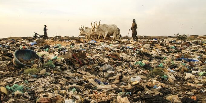 मृदा प्रदूषण (Soil Pollution) क्या है ? मृदा प्रदूषण रोकने के उपाय मृदा प्रदूषण (Soil Pollution) क्या है मृदा प्रदूषण रोकने के उपाय